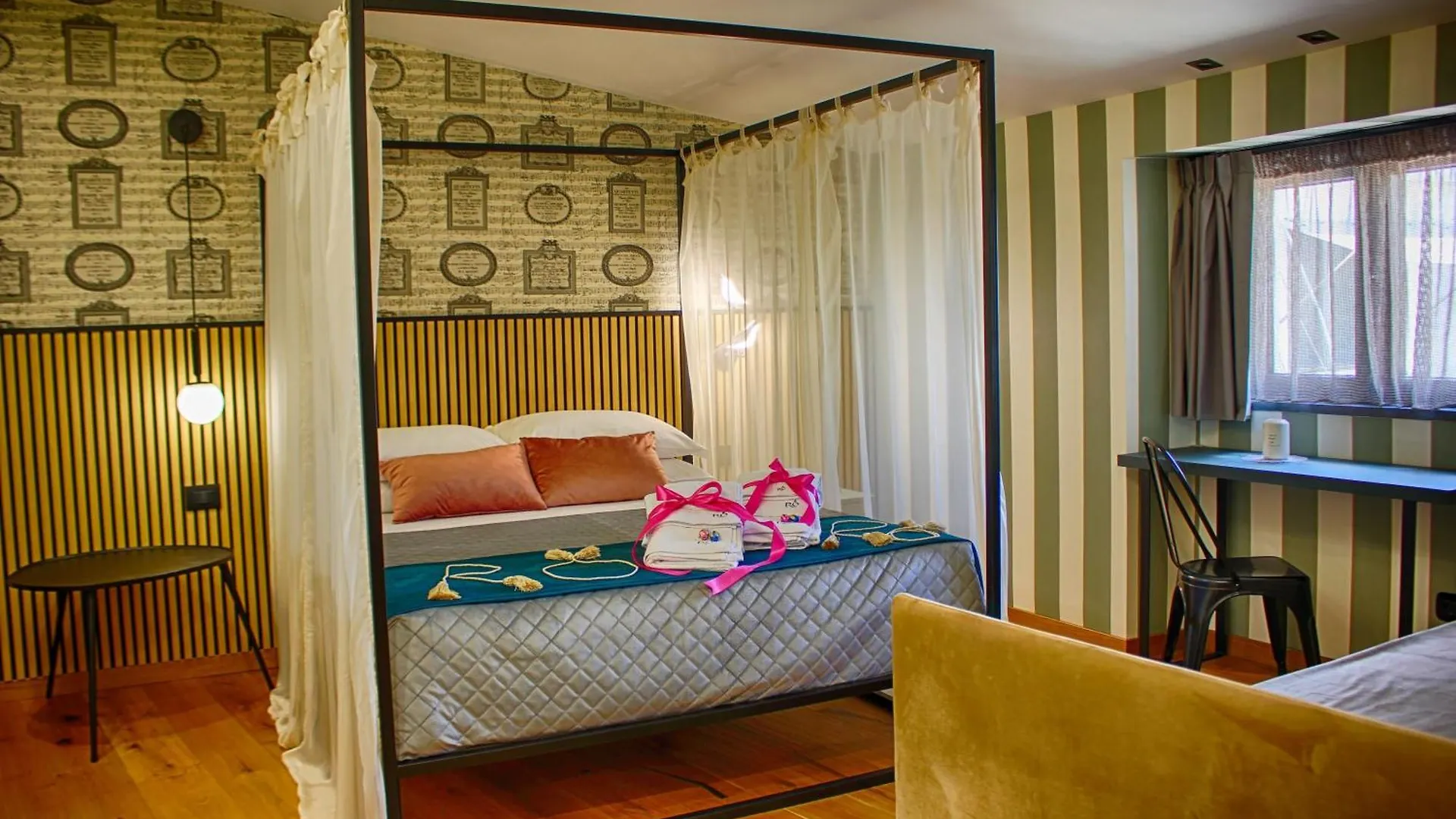 Roby'S Boutique Rooms - Luxury B&B Katania 0*,  Włochy