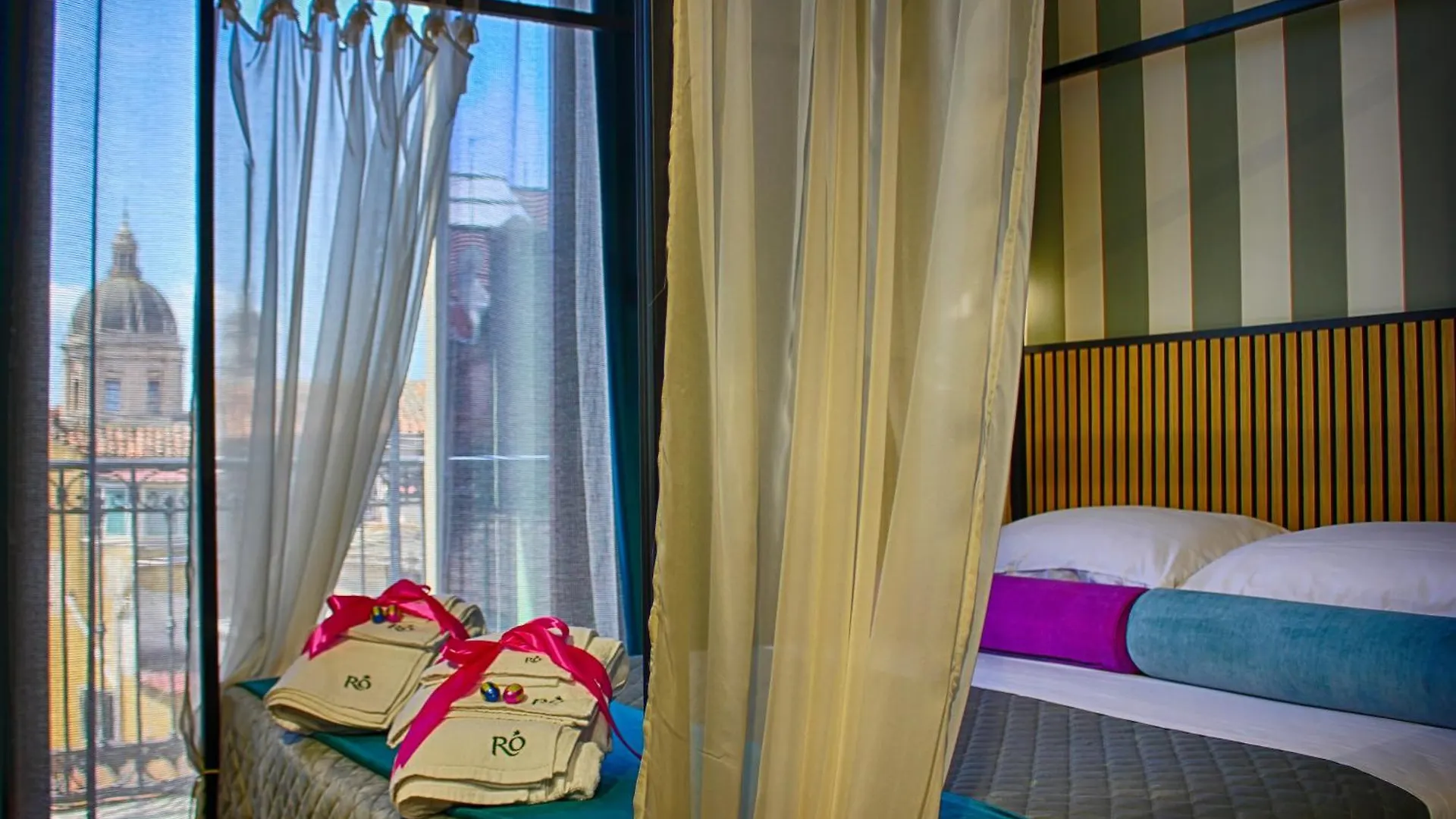 Roby'S Boutique Rooms - Luxury B&B Katania 0*,  Włochy